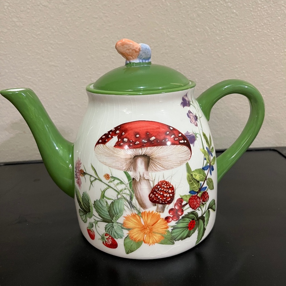 Cracker Barrel Mushroom Stoneware Teapot